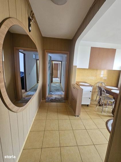 Apartament cu 3 camere decomandat în Centrul Civic