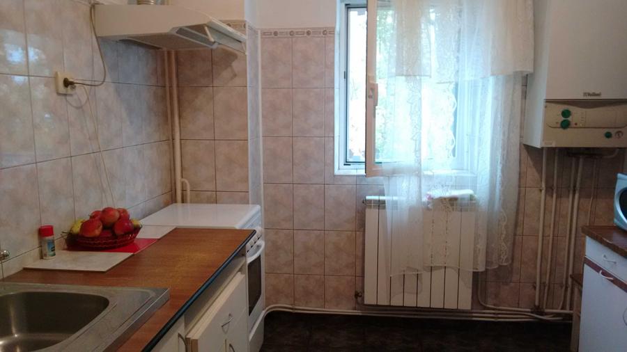 Apartament cu 3 camere decomandat în Alexandru cel Bun