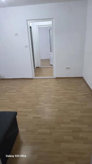 Apartament cu 2 camere semidecomandat în Horia