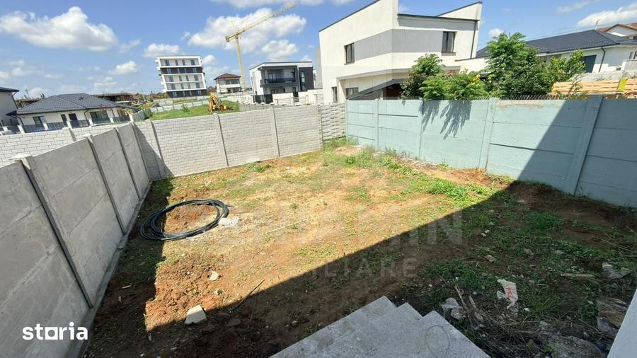Casă cu 4 camere cu Teren 200 Mp în Malu Mare