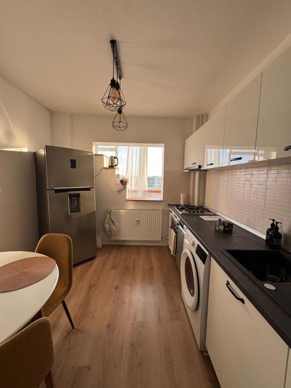 Apartament cu 2 camere semidecomandat, mobilat în Tineretului