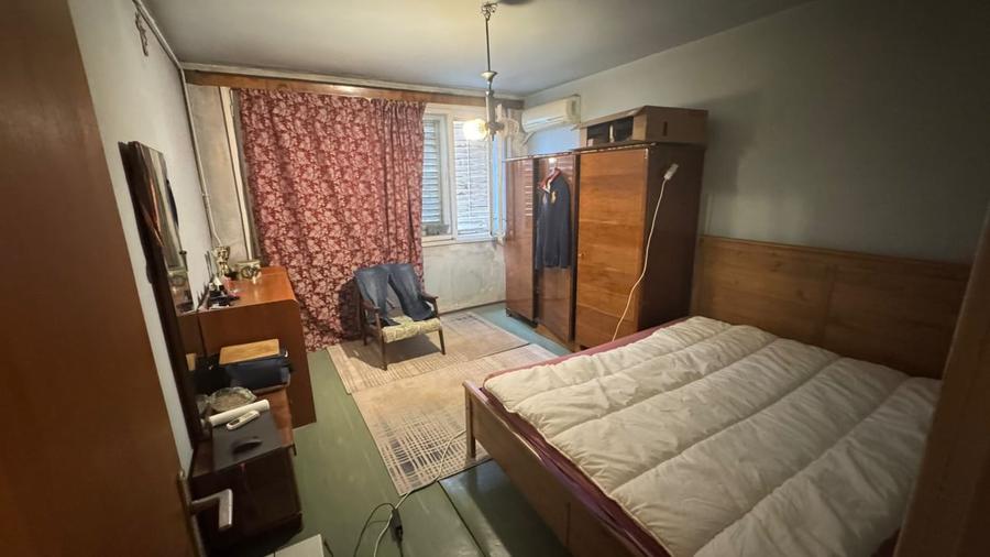 Apartament cu 4 camere decomandat în Gorjului