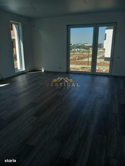 Casă cu 4 camere cu Teren 455 Mp în Vidra