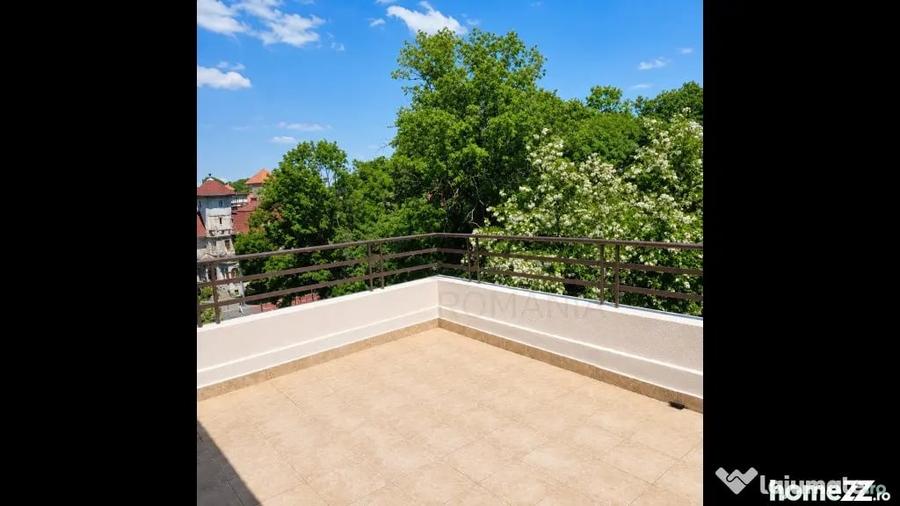Apartament cu 5 camere decomandat în Kiseleff