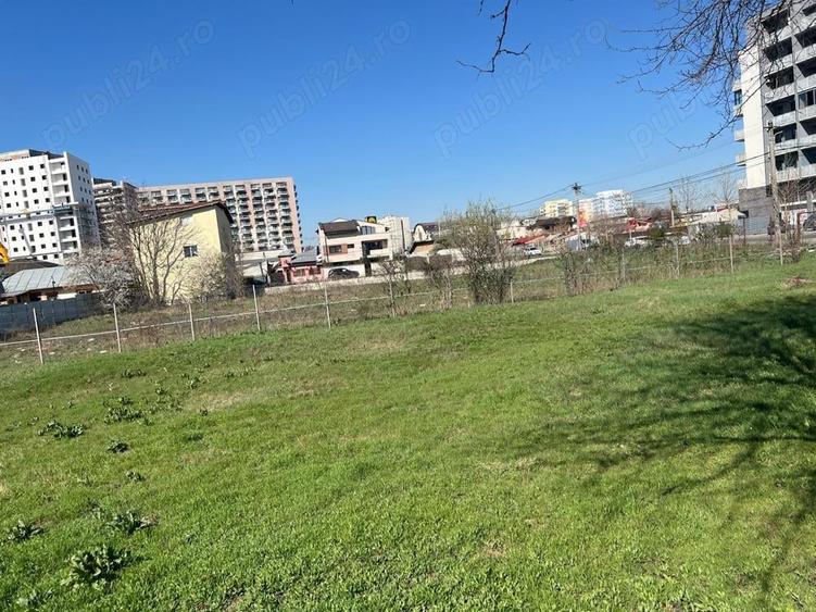 Teren de 1750 mp, în Titan