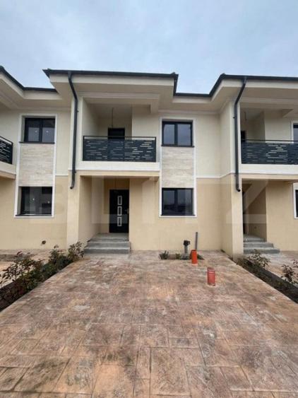 Casă cu 4 camere cu Teren 250 Mp în Leamna de Jos