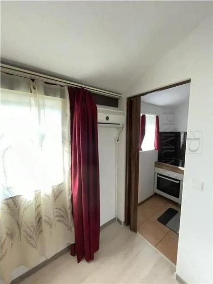 Garsonieră decomandată, mobilată în Buziașului