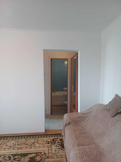 Apartament cu 2 camere semidecomandat în Berceni