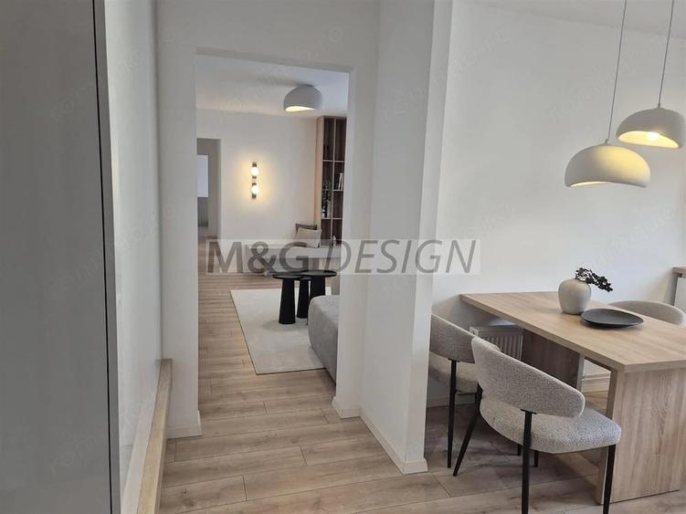Apartament cu 3 camere semidecomandat în Circumvalațiunii