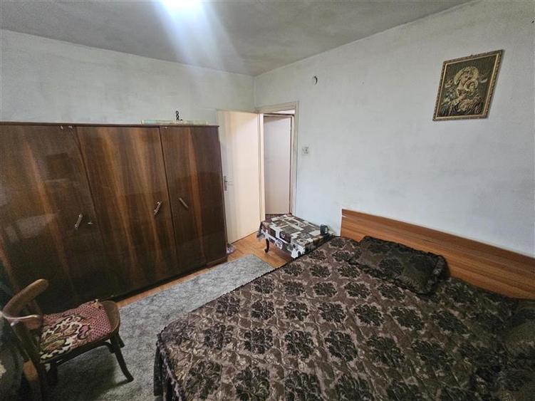 Apartament cu 2 camere semidecomandat în Micro I