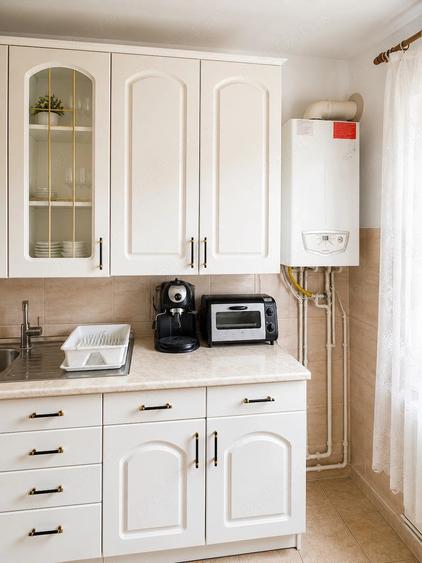 Apartament cu 3 camere semidecomandat în Central
