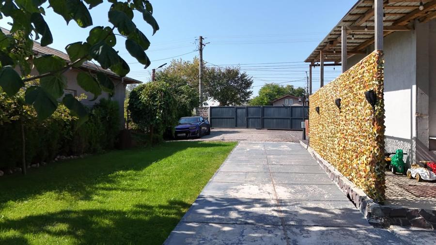 Casă individuală cu 6 camere cu Canalizare în Puchenii Mari