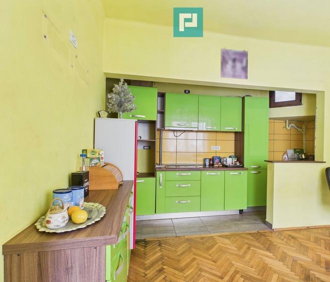 Casă individuală cu 4 camere cu Piscina în Pârneava