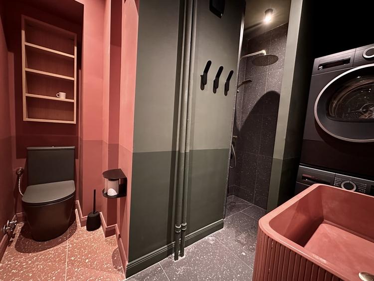 Apartament cu 3 camere semidecomandat în Calea Victoriei