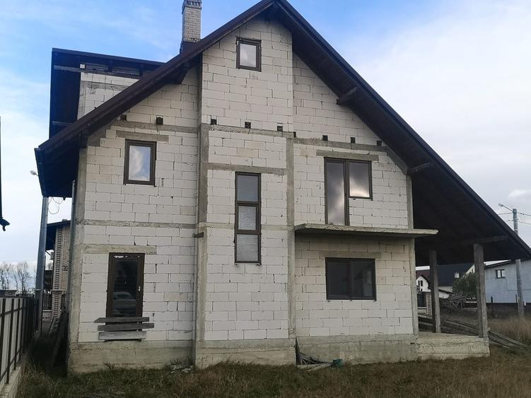 Casă cu 4 camere în Central