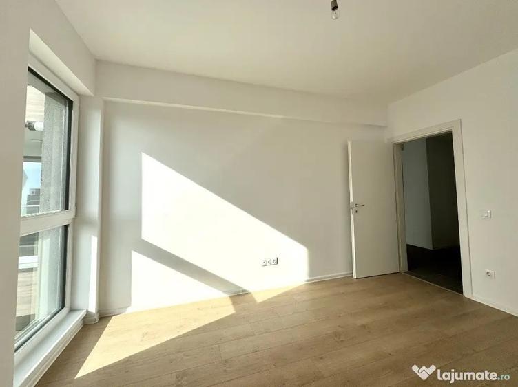 Apartament cu 3 camere semidecomandat în Străulești