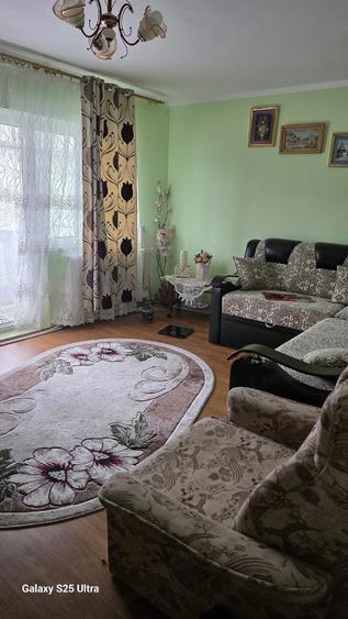 Apartament cu 3 camere decomandat în Horia