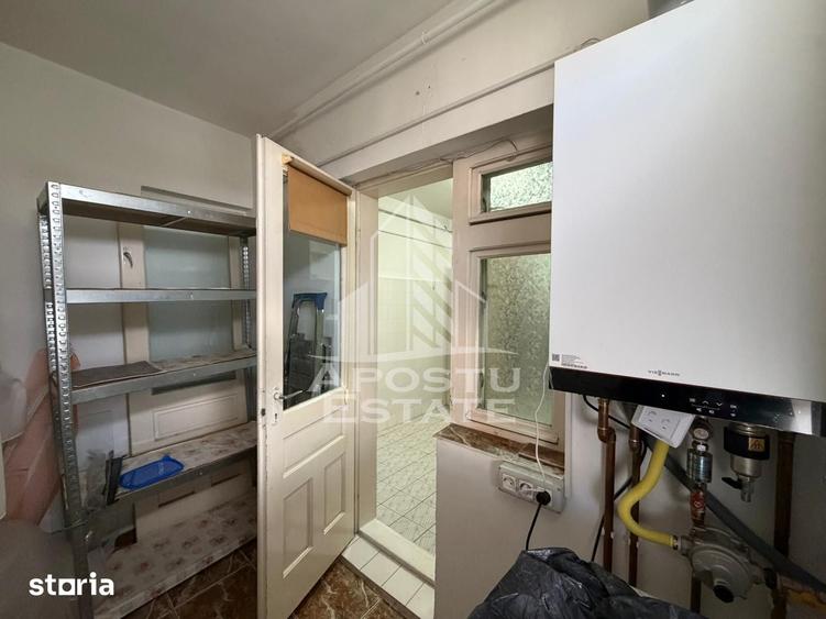 Apartament cu 3 camere decomandat în Buziașului