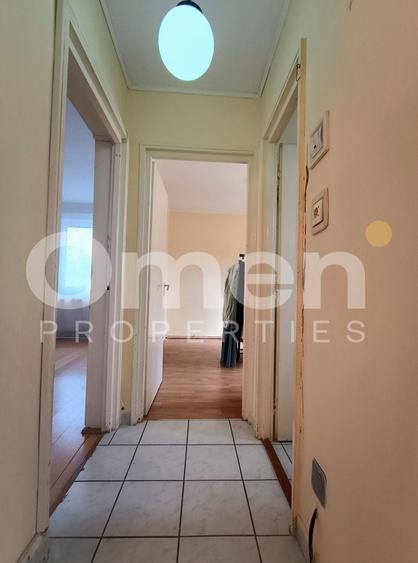 Apartament cu 3 camere semidecomandat în Decebal