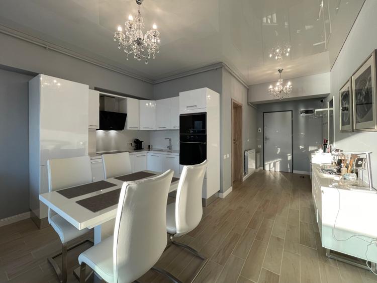 Statiunea Mamaia--Centru, apartament deosebit cu vedere frontala spre lac - 10