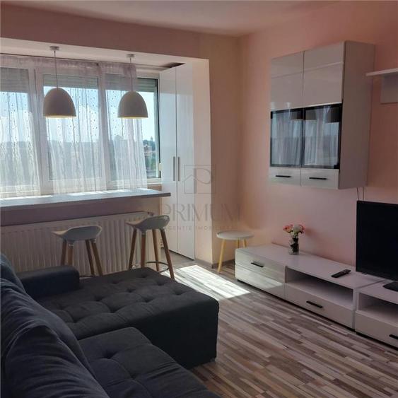 Apartament cu 3 camere decomandat în Complex Studențesc