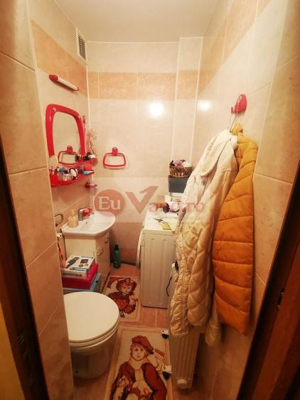 Apartament cu 3 camere decomandat, mobilat în Mazepa 1