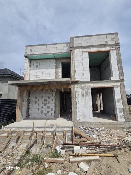 Casă cu 4 camere cu Teren 450 Mp în Central