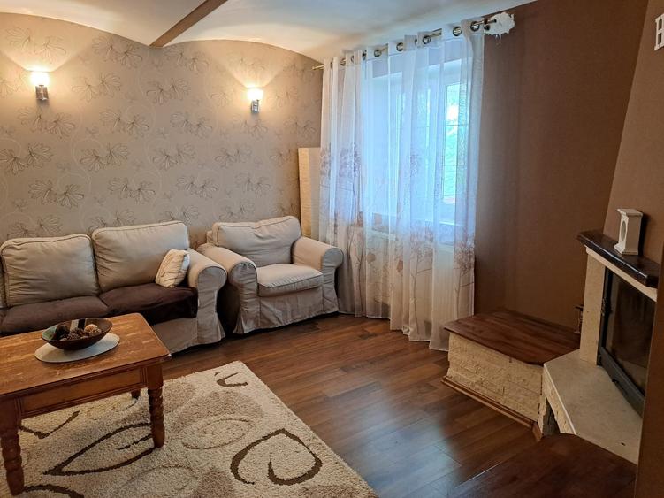 Casă individuală cu 5 camere cu Canalizare în Central