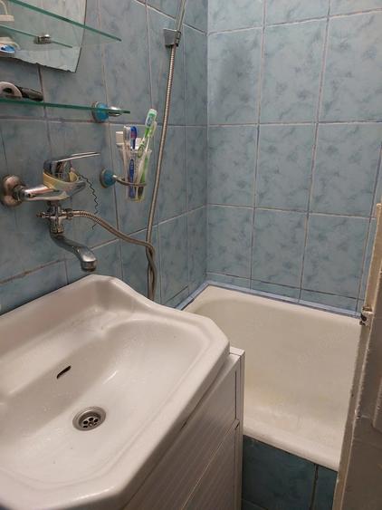 Apartament cu 3 camere semidecomandat în Valea Rosie