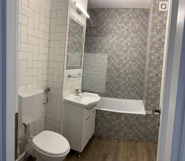 Apartament cu 3 camere decomandat în Tudor