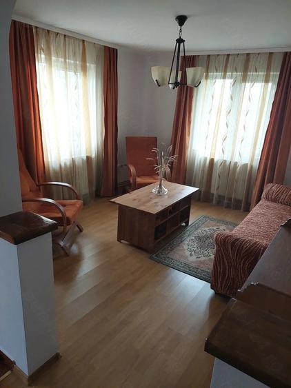 Casă cu 5 camere cu Teren 476 Mp în Central