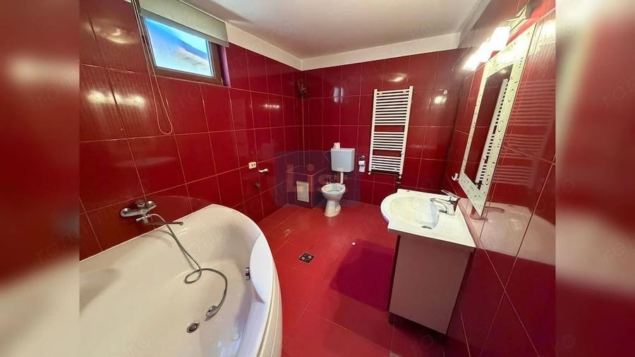 Casă cu Teren 166 Mp în Central
