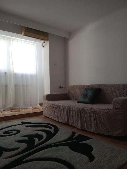 Garsonieră decomandată, mobilată în Central