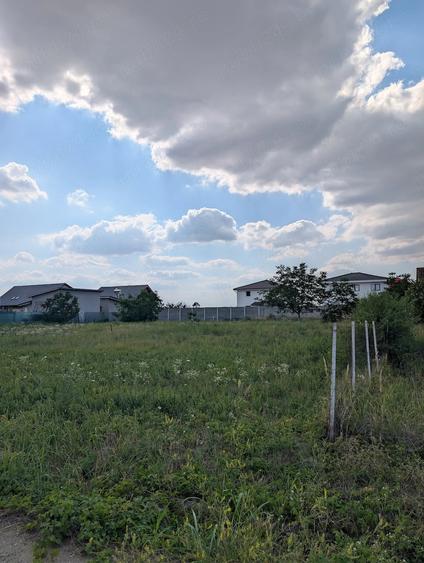 Teren de 807 mp, în Dumbrăvița