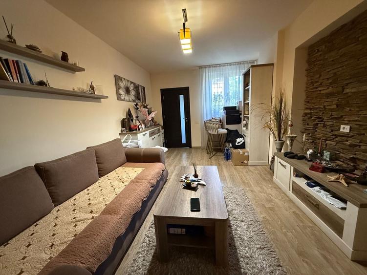 Apartament cu 4 camere decomandat, mobilat în Ștefan cel Mare