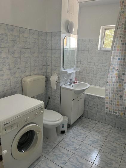 Apartament cu 3 camere decomandat în Telegrafului
