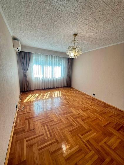 Apartament cu 3 camere , zona Rogerius - 3