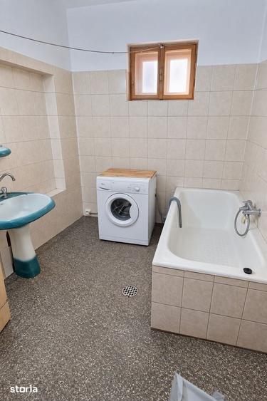 Casă cu 4 camere cu Teren 1007 Mp în Central