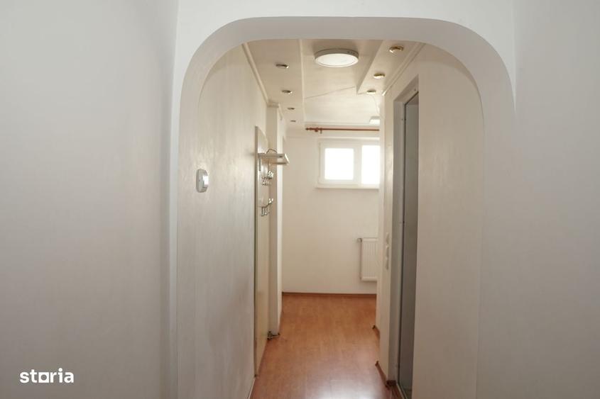 Apartament cu 2 camere decomandat în Titan