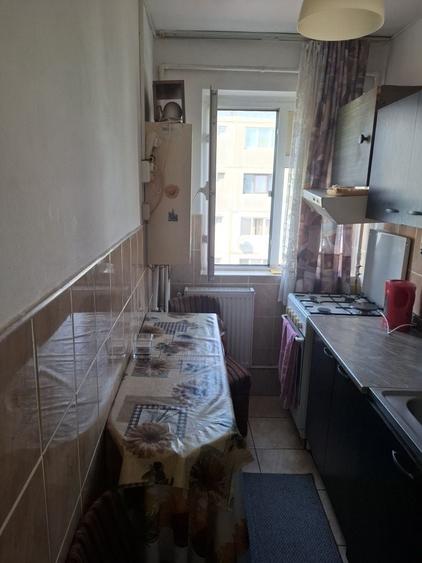 Apartament cu 2 camere semidecomandat în Micro 4