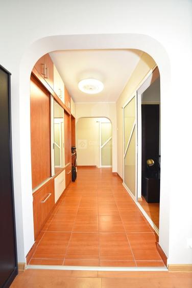 Apartament cu 2 camere decomandat, mobilat în Podu Roș