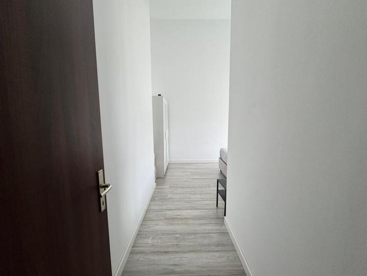 Apartament cu 4 camere decomandat, mobilat în Băneasa