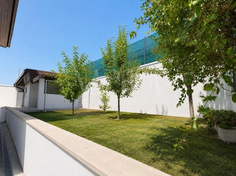 Casă individuală cu 5 camere cu Canalizare în Iris