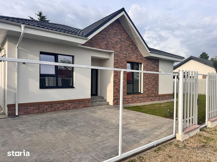 Casă cu 4 camere cu Teren 350 Mp în Crevedia
