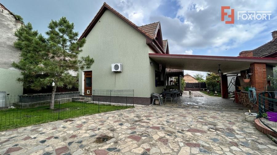 Casă individuală cu 4 camere cu Garaj în Giarmata