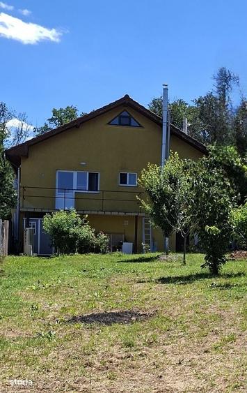 Casă cu 3 camere cu Teren 1064 Mp în Pielești