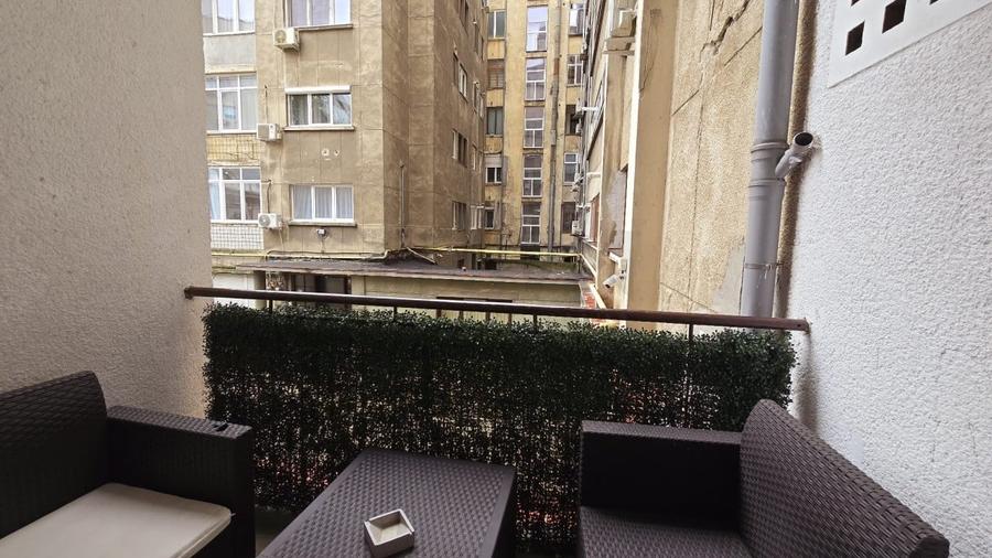 Apartament cu 3 camere decomandat, mobilat în Armeneasca