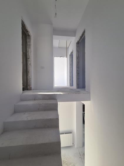 Duplex cu 4 camere cu Canalizare în Vidra