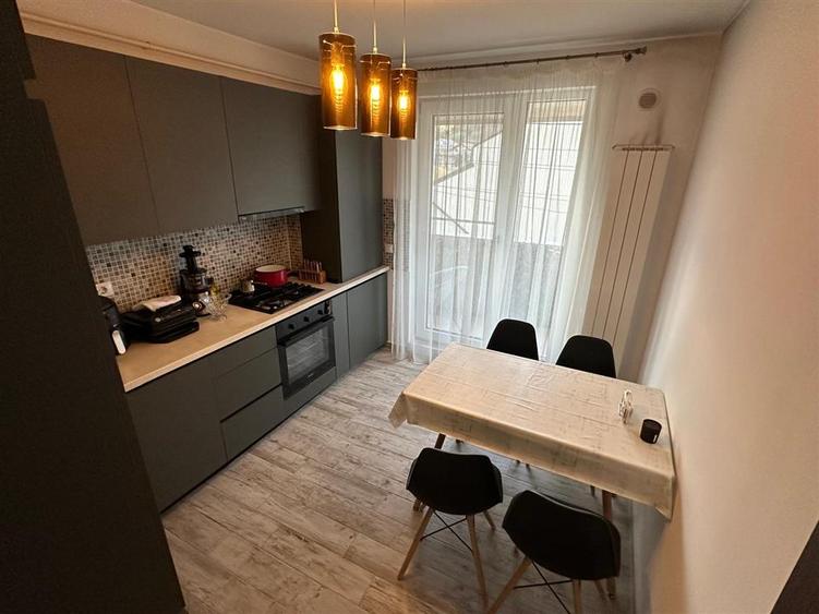 Apartament cu 3 camere decomandat, mobilat în Valea Lupului