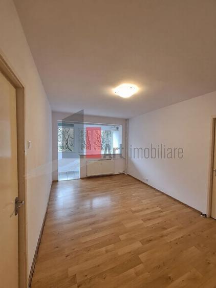 Apartament cu 2 camere semidecomandat, mobilat în Dristor